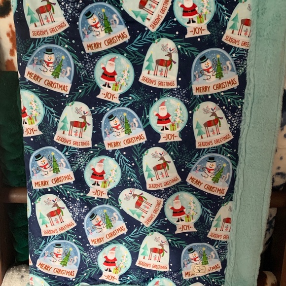 Minky Xmas Blanket & Pillows - Picture 7 of 9